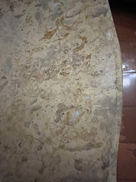 Mesa de entrada com tampo de pedra natural