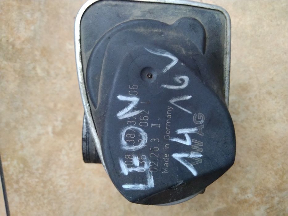 Przepustnica vw golf iv leon bora 1.4 16v 062L