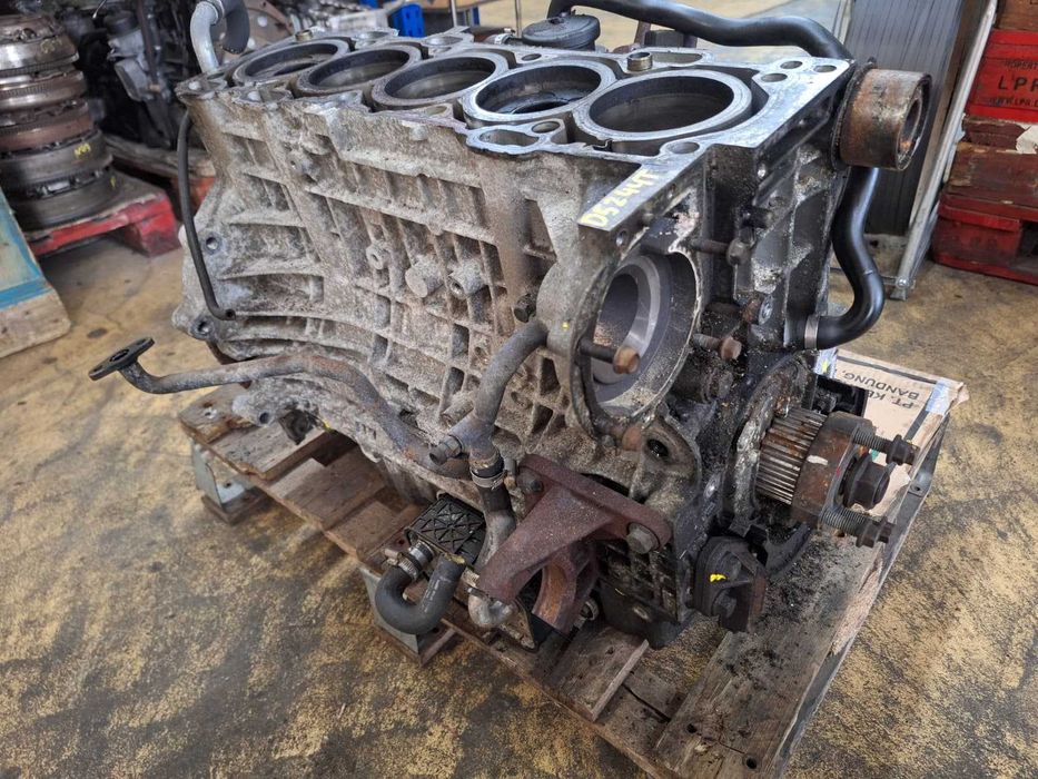 Bloco usado VOLVO XC90 2.4D 163CV D5244T pistões bielas cambota bomba óleo