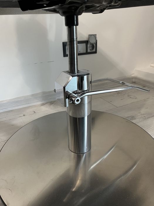 Перукарське крісло DIVA+ гідравліка + диск