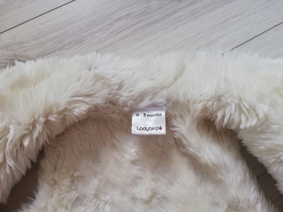 Bezrękawnik z czapką