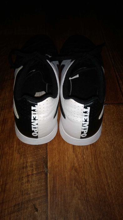 Buty męskie sportowe NIKE Tiempo czarno -białe 42