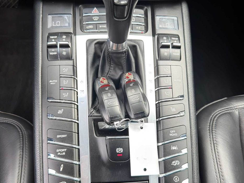 Porsche Macan      2017
