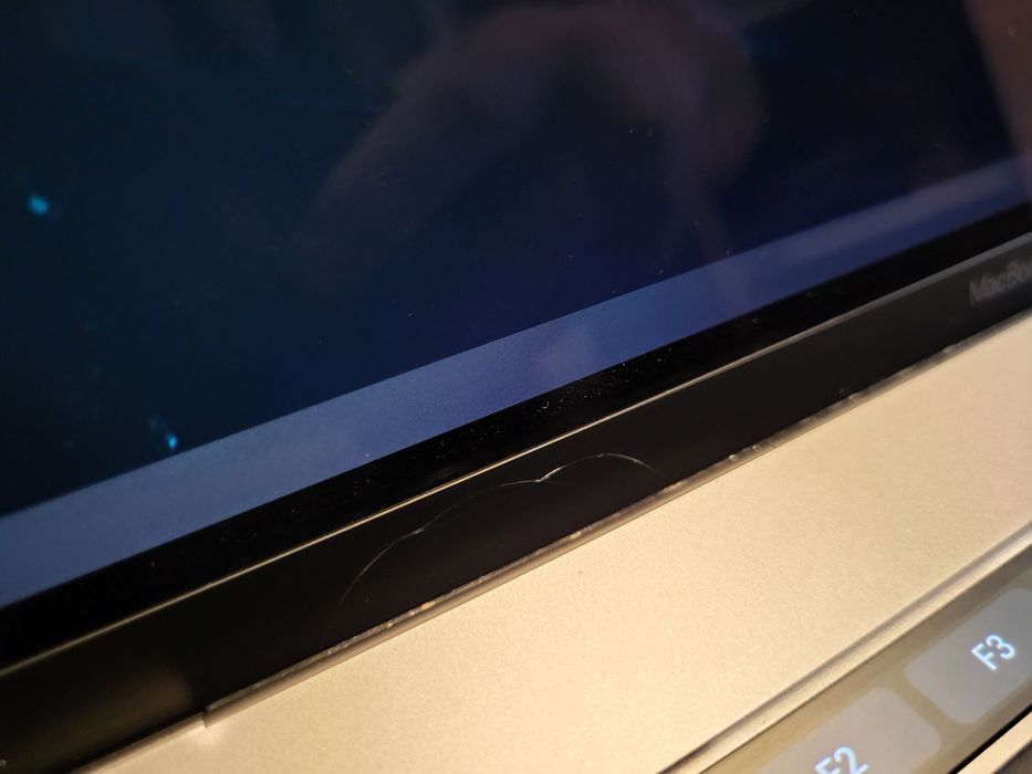 Macbook pro 15 (2017) Touch bar i7, 16GB RAM, Radeon PRO 555