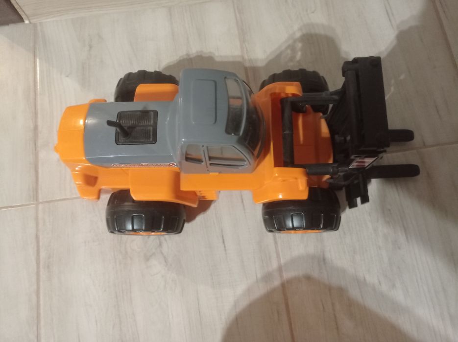 Duży wózek widłowy