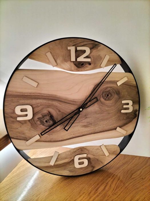 Zegary ścienne drewniane