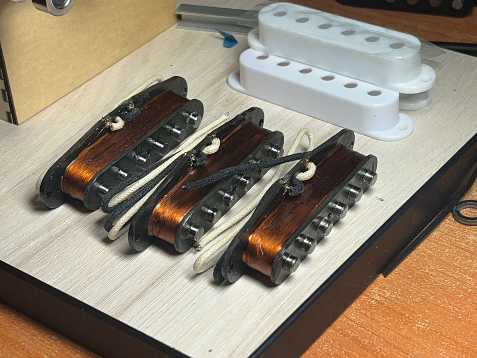 Fender 50s; Heavy Formwar / Black bottom: Бутиковые звукосниматели ручной намотки