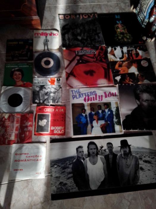 discos de vinil antigos 2 euros cada