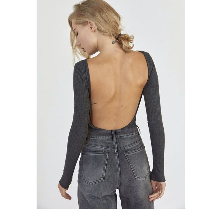 Боді з відкритою спинкою сірого кольору