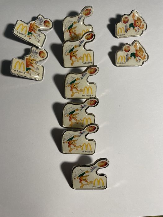 Pinos e crachas Mcdonald’s