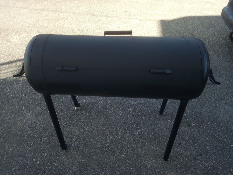 Grelhador churrasqueira fechado de botija