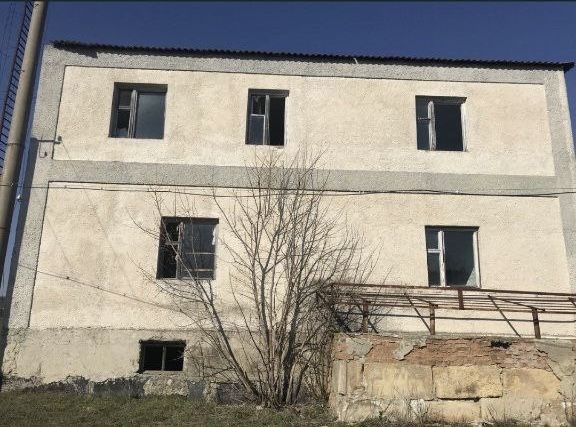 Продам булівлю з блоків та плит