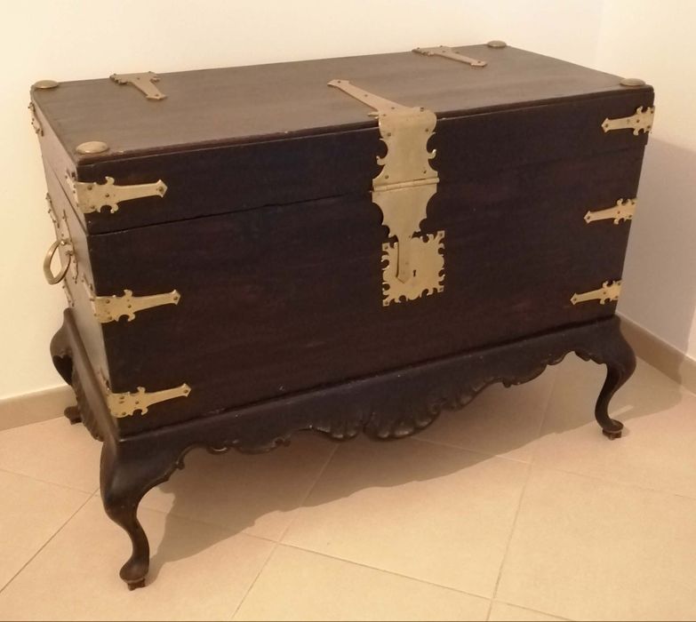 Arca muito antiga em canfora