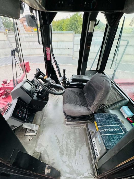 Фронтальний погрузчик CAT 950 Фронтальний навантажувач CAT 950 2000 рік випуску Добрий стан