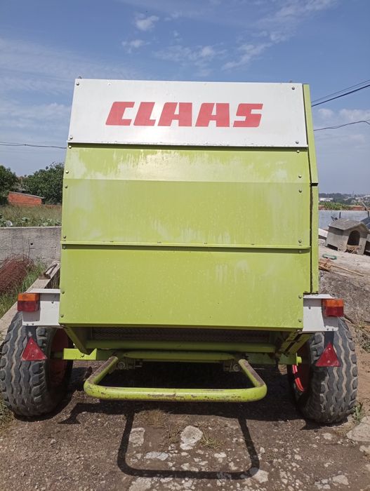 Enfardadeira de rolos claas