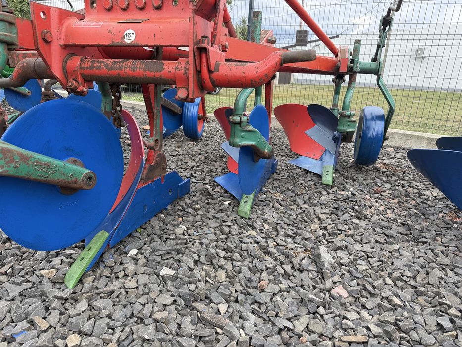 Плуг Квернеланд Kverneland 3 x 40