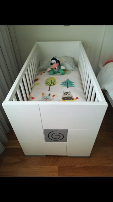 Cama, colchão e comoda de bebé até aos 3 anos - marca ALONDRA