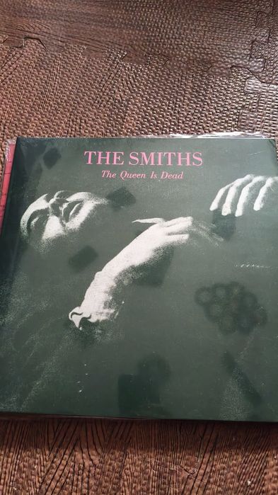 Jethro Tull 
Thick As A Bri Edition) (Steven Wilson Mix)
Novo

The Smiths
Queen is Dead 
Selado
Vários 
Tribute to Velvet underground 2lps 
Selado
50€