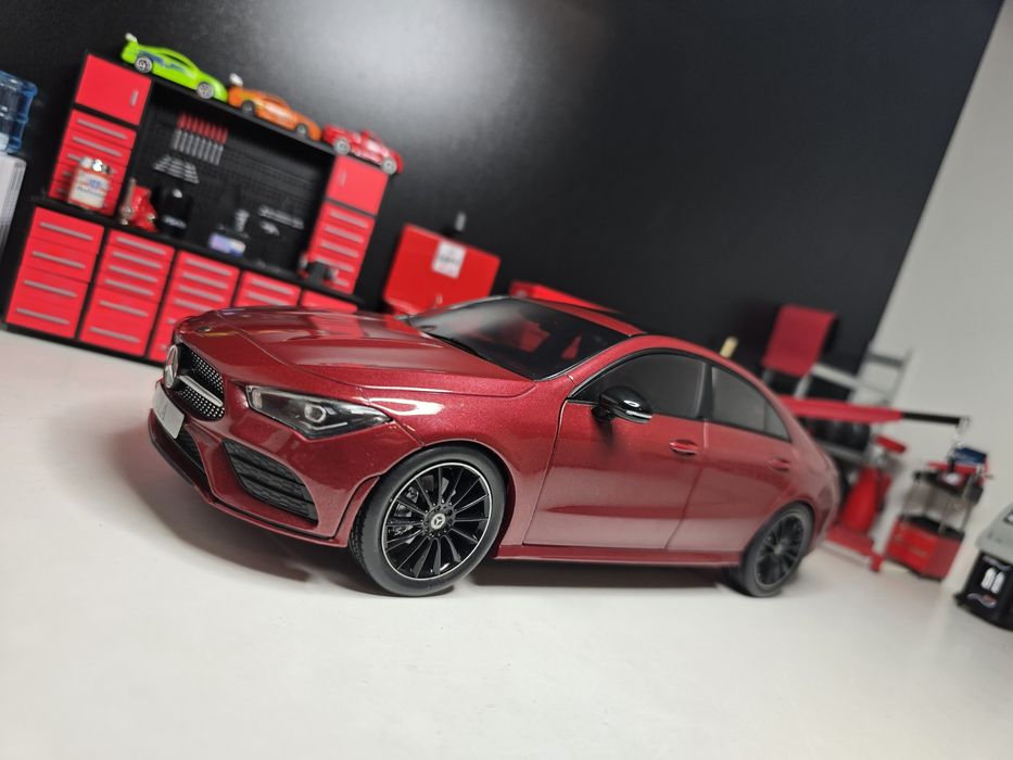 Mercedes CLA solido 1/18