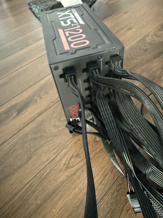 XFX Black Edition XTS2 1200W Full Modular (80+ Platinum)