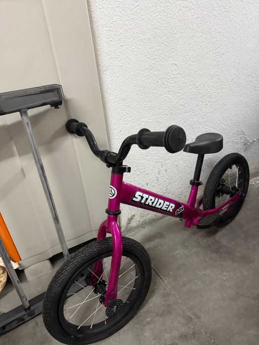 Bicicleta cor de rosa