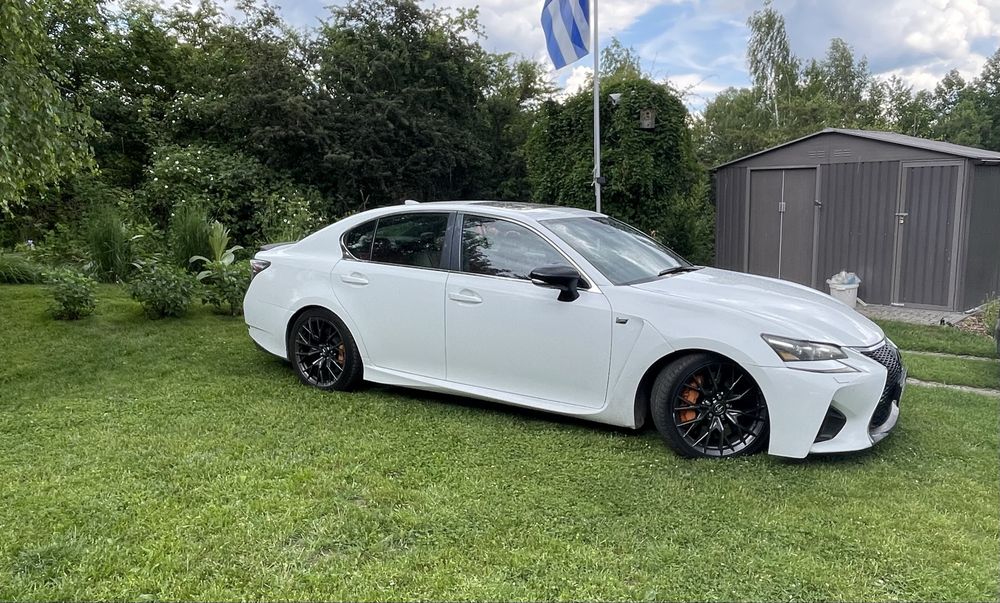 Lexus GS F  5.0 V8.