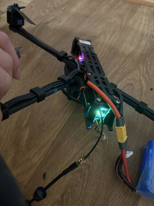 FPV з Raspberri Pi 4B — 10 дюймів, робочій, на запчастини чи ремонт.