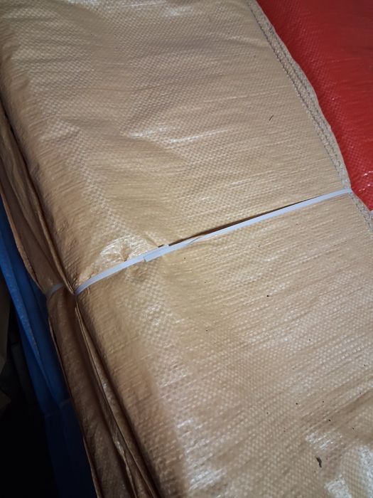 Sacos ráfia em várias cores