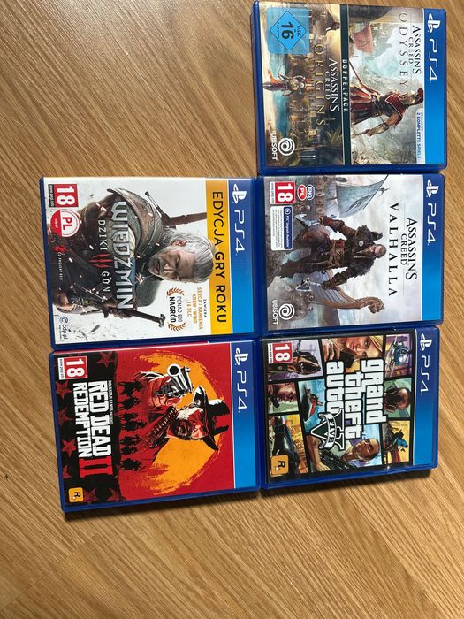 Konsola ps 4 (czarna) oraz gry