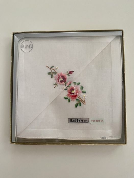 Батистові носові хустинки  ручноі роботи Німеччина. Подарунок