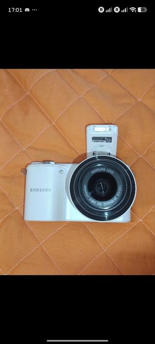 Фотоапарат Samsung nx2000 + 2 об'єктиви і спалах