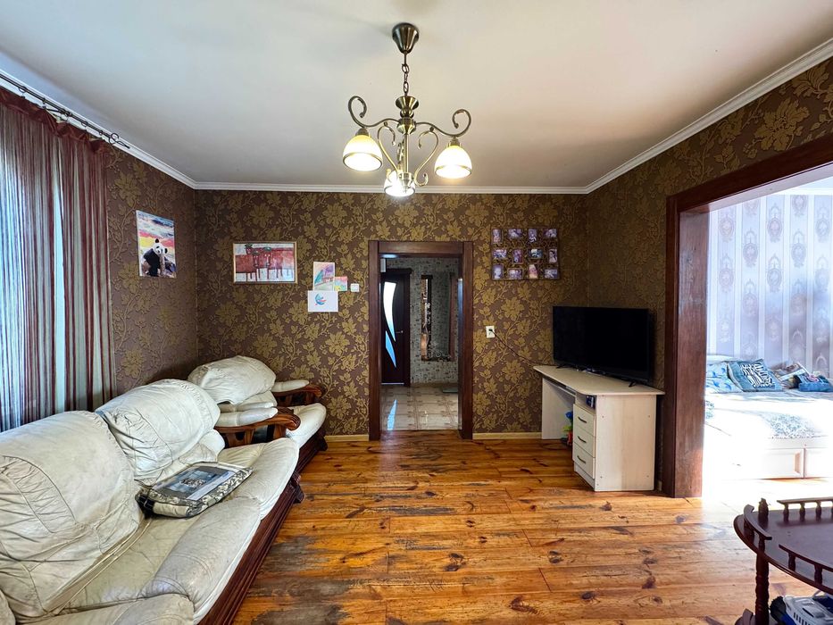 Продам добротний будинок з ділянкою! Сарнеський район!!