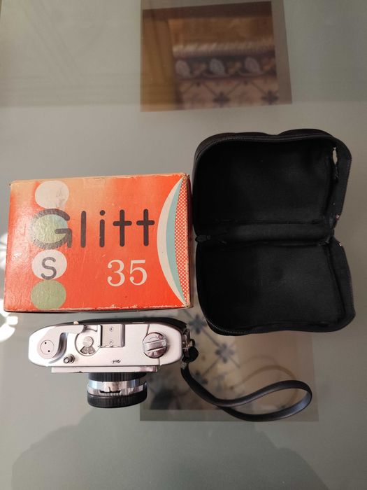 Máquina fotográfica antiga de colecção Glitt 35