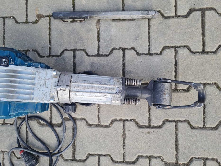 Młot wyburzeniowy GSH 16-28 + groty