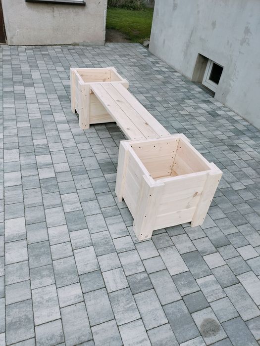 ławeczka z donicami nowa