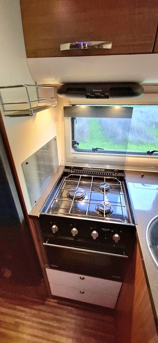 Vendo Autocaravana   ADRIA   MATRIX 680 SP    5 LUGARES  -  5 DORMIDAS