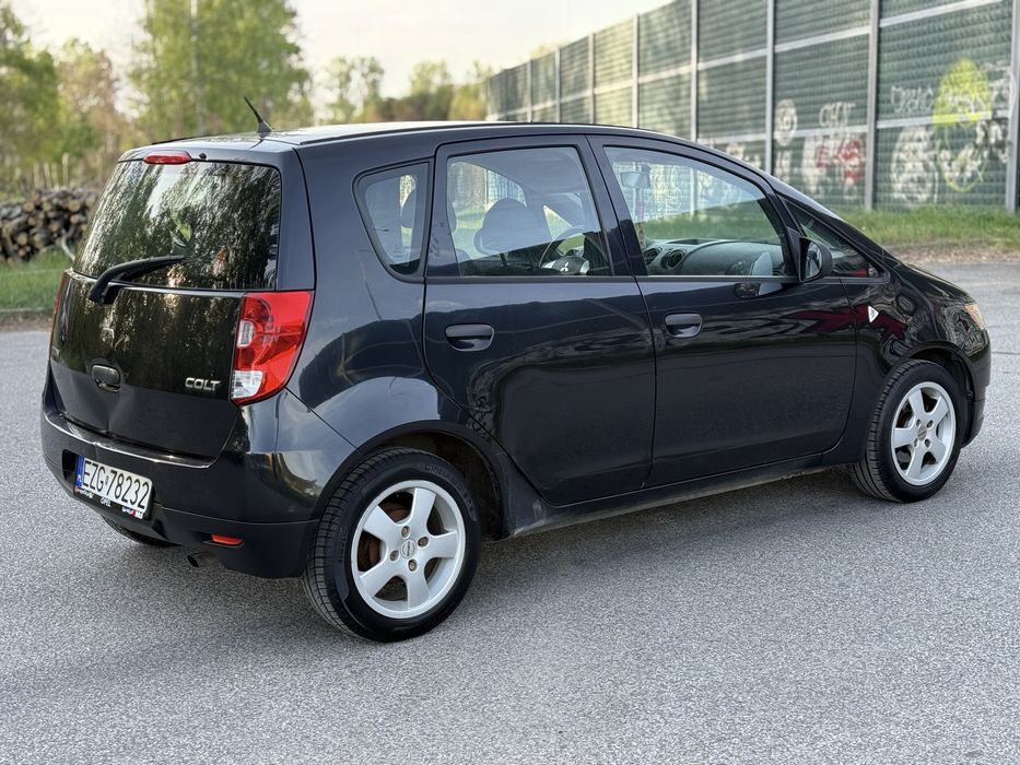 Mitsubishi Colt_2009_1.1 Benzyna_Klimatyzacja_Sprawny