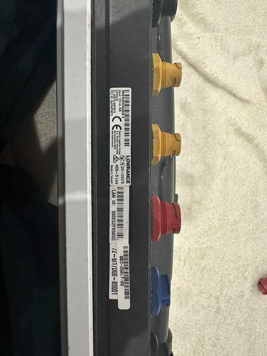 ехолот Lowrance HDS 9