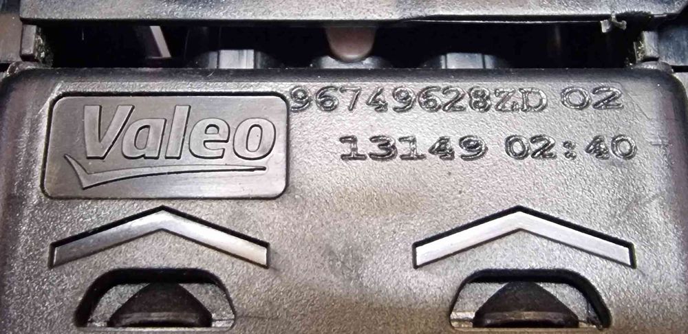 Comando / Botão / Interruptor Vidros Frente Direito 96749628ZD - PEUGEOT 208 I