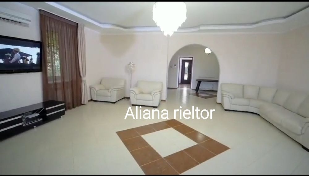 Будинок 350 м² біля моря • Генератор • Басейн • Великий підвал з сауно