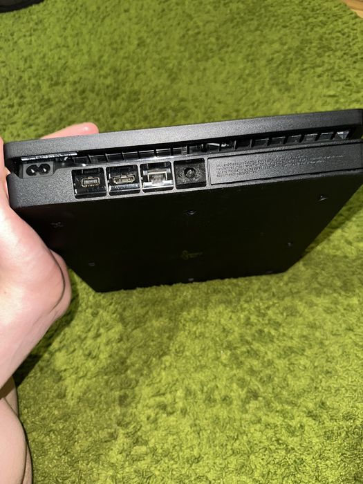 Playstation 4 slim