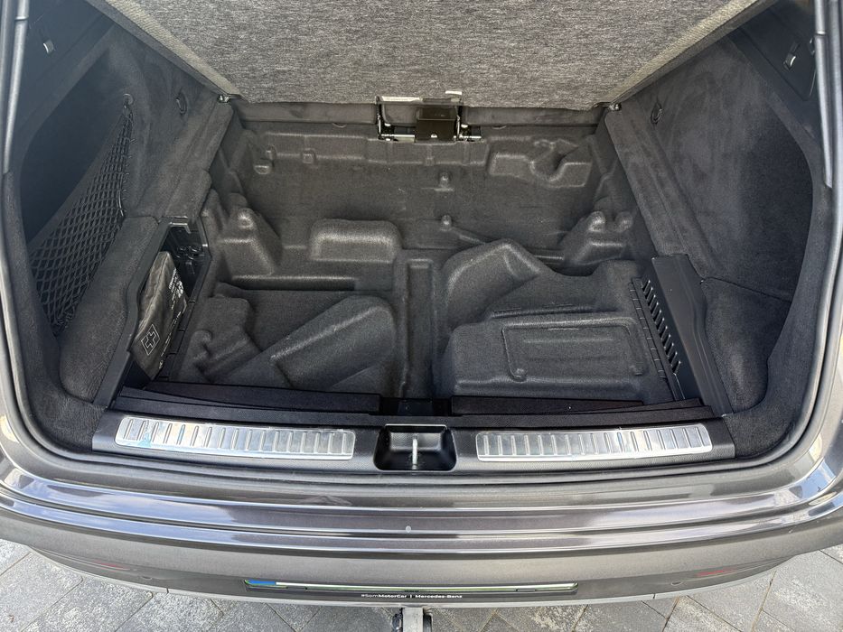 Mercedes-Benz EQC 2020 N293 400 AT (408 к.c.) 80 kWh 4Matic AMG-Line