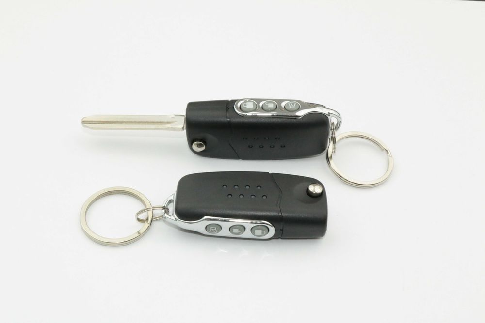 Modulo de fecho central universal com comando de chave retrátil