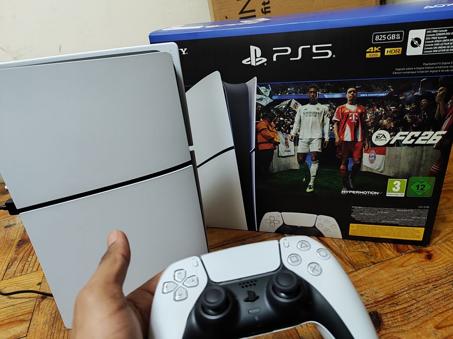 PlayStation 5 Slim 825GB