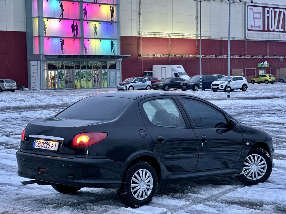 Peugeot 206 2007р 1.4 бензин
