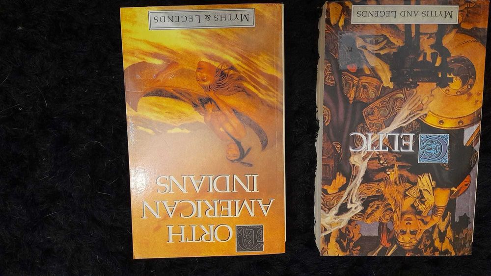 2 Livros: "Celtic" e "North American Indians"