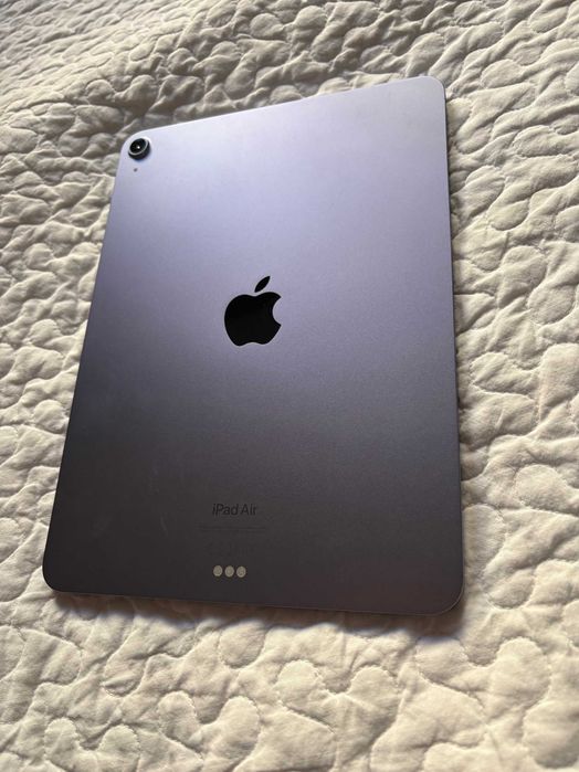 iPad Air 5 10,9" fioletowy 64GB wifi uszkodzony iCloud