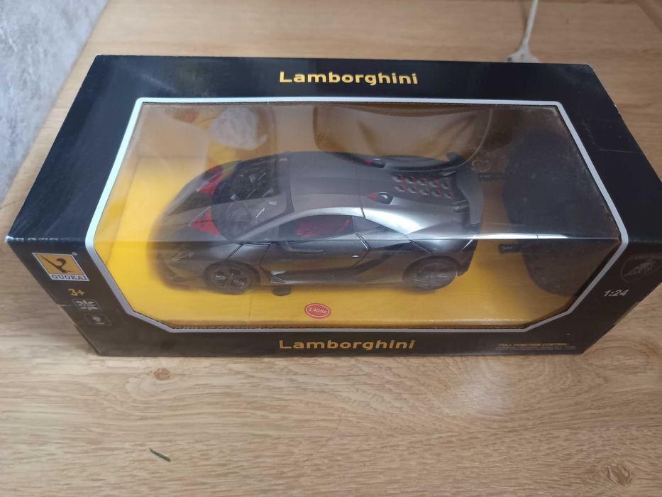 Samochodzik zdalnie sterowany lamborghini