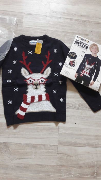sweter świąteczny r 134 / NOWY
