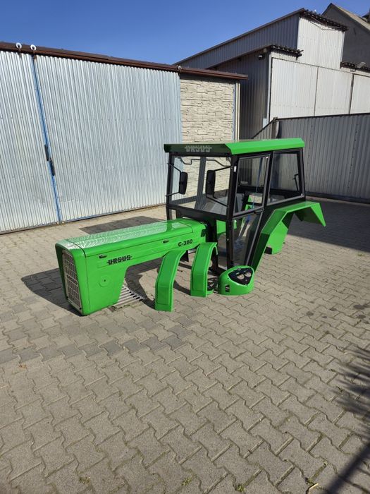 Kabina c360 c330 Maska c360 Kabina ciągnikowa c360 c4011 nowa kabina
